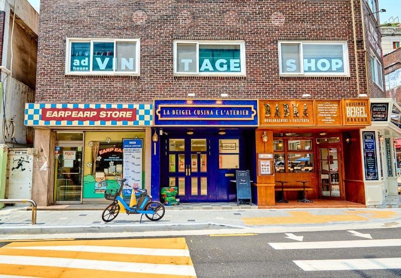 An Evening on Mangridangil: Market warmth and easy Seoul vibes