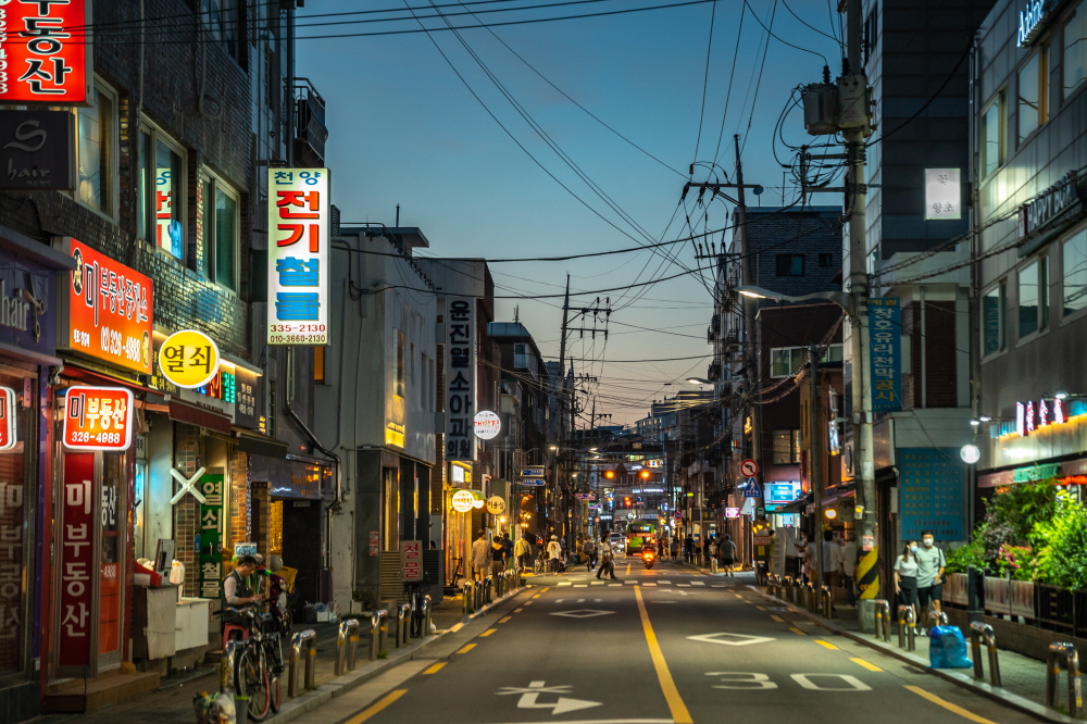 https://hangang-garden.kr/wp-content/uploads/2026/05/Mangwon-dong-in-Seoul-10.jpg