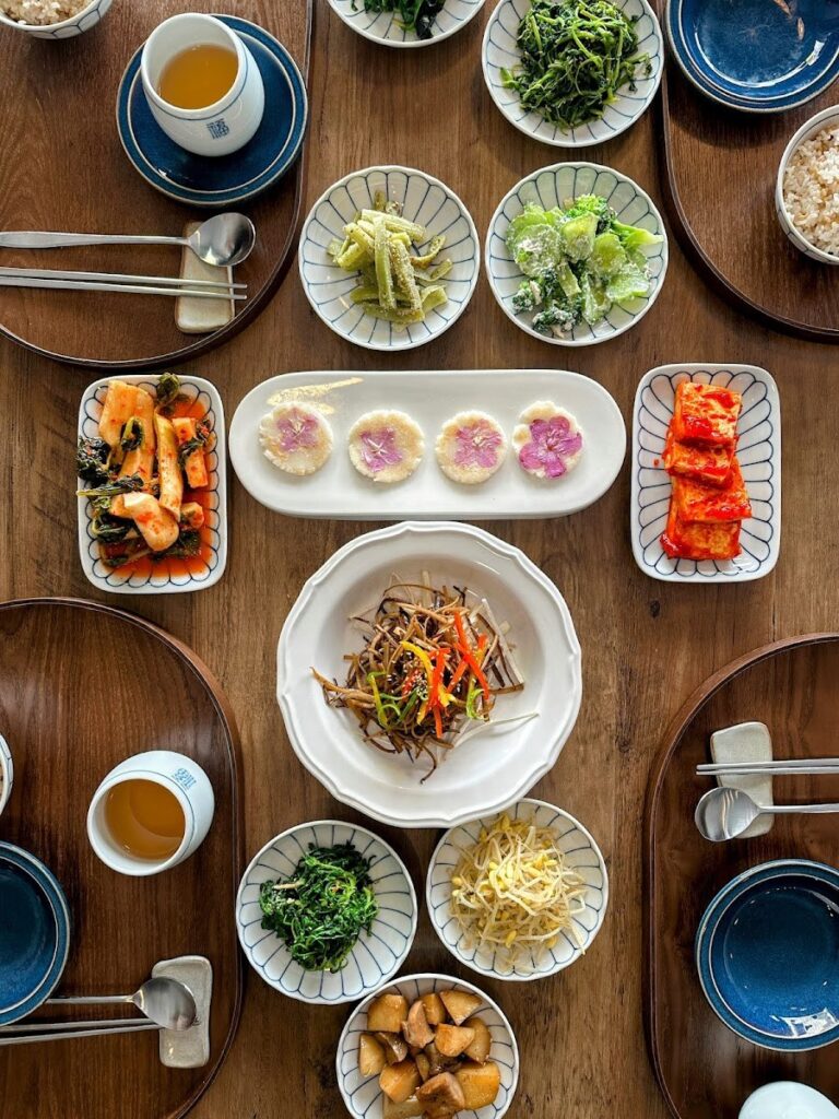Yeobeop Bapsang (여법밥상) in Daejeon Yuseong-gu