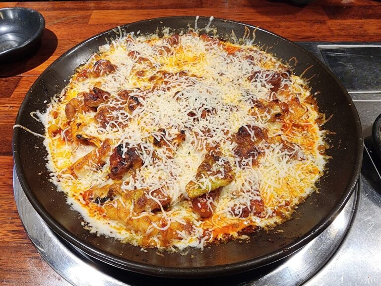 Memilhyangg Jip Hyehwa Branch: Spicy Dakbokkeumtang & Cheese Delight in Hyehwa, Seoul