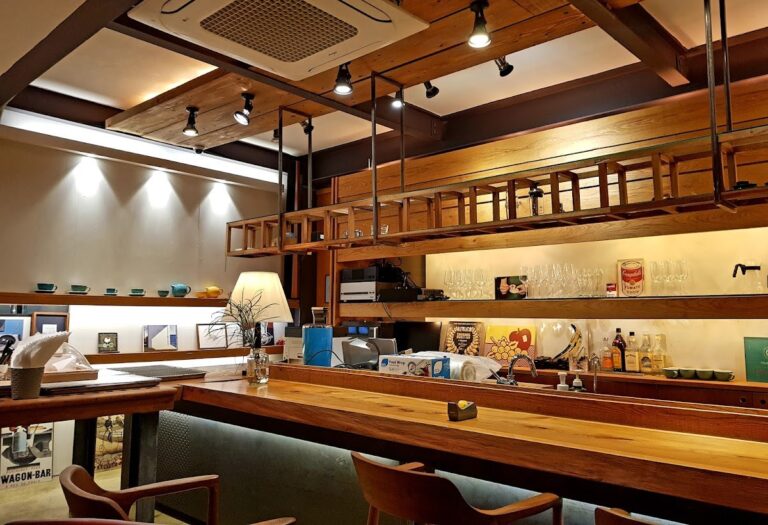 Paan Brunch Cafe in Okgyo-dong, Ulsan: Fresh Burgers, Pasta & Cozy Atmosphere