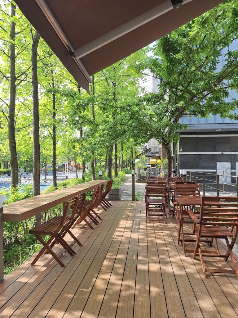 Crackin Coffee Pangyo Baekhyeon: French Toast & Brunch in Pangyo Cafe Street