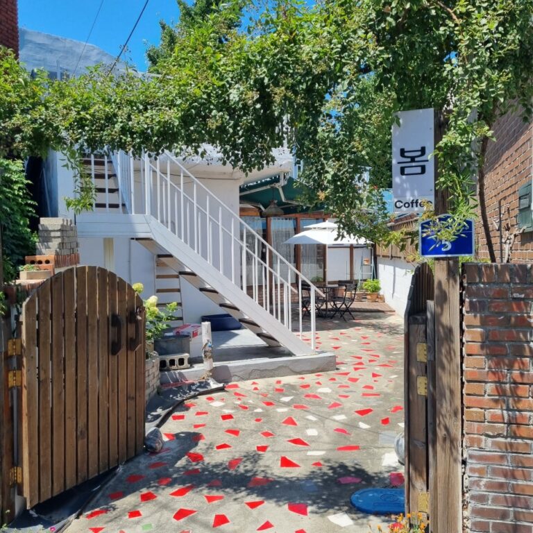 Springtime Coffee and Desserts at Bom Café in Gangneung