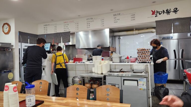 Yeouido’s Byulmi Bokkeumjeom: Spicy Grilled Stir-Fry Korean Dining